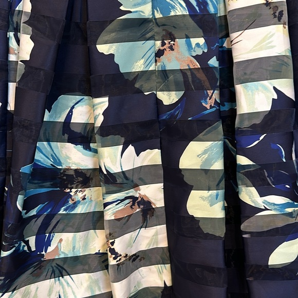 Vince Camuto Cocktail dress, size 4. Never worn. NWOT. - Picture 4 of 13